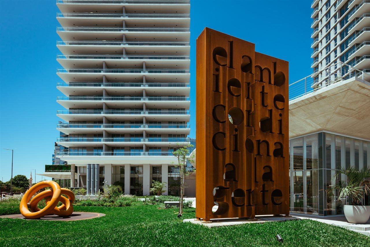Sls Buenos Aires Puerto Madero Exterior foto The sculpture in 2012