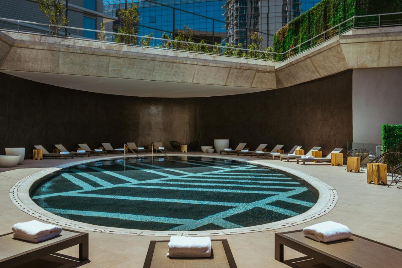 Sls Buenos Aires Puerto Madero Exterior foto The pool at the hotel